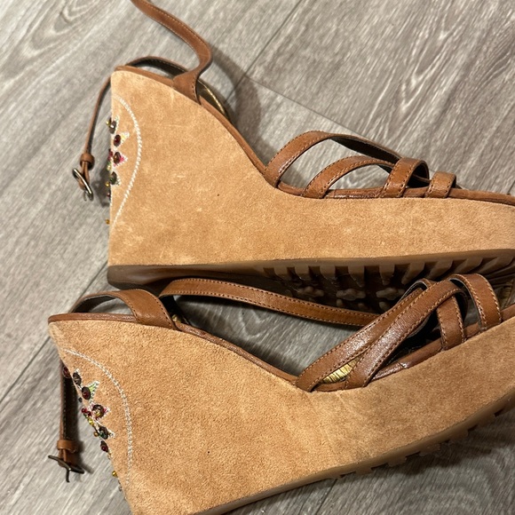 Guess Women's Ilene Wedge Sandals with Colorful Embellishments - Picture 9 of 14